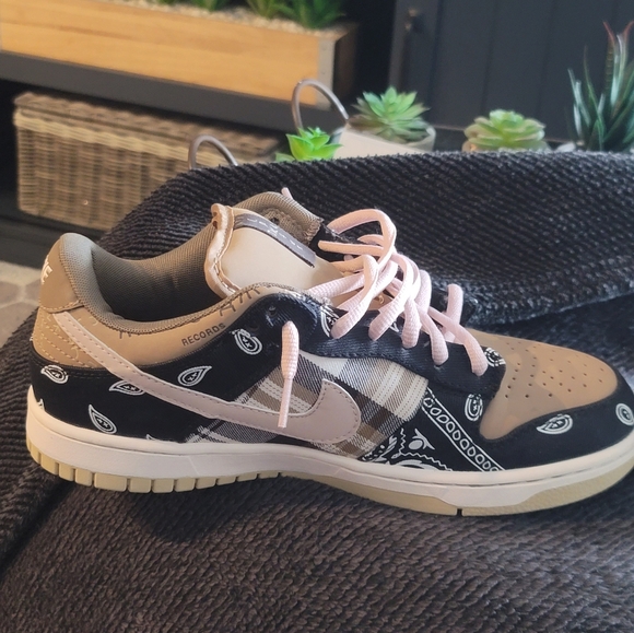 Rare Travis Scott Dunk Low SB Size 10 - Picture 4 of 6